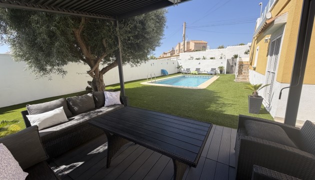 Herverkoop - Detached Villa - Orihuela Costa - Villamartín