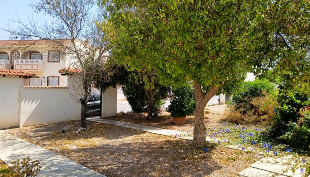 Odsprzedaż - Bungalow - Torrevieja - La Siesta - El Salado -  Torreta