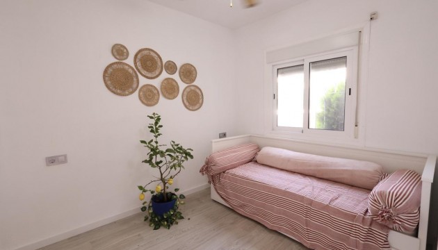 Odsprzedaż - Bungalow - Torrevieja - Los Balcones - Los Altos del Edén
