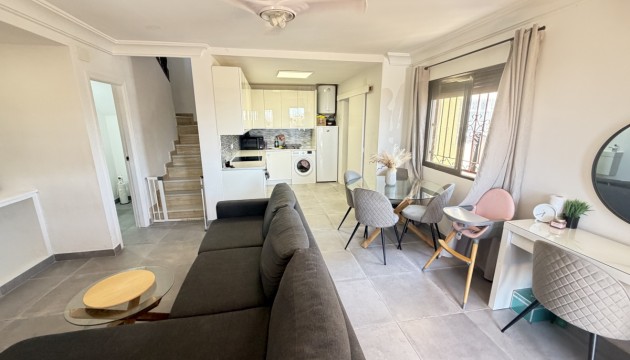 Odsprzedaż - Detached Villa - Orihuela Costa - Villamartín