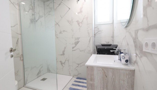 Odsprzedaż - Apartment - Torrevieja - El Acequión - Los Náufragos