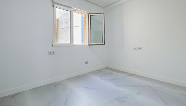 Resale - Apartment - Orihuela Costa - La Zenia