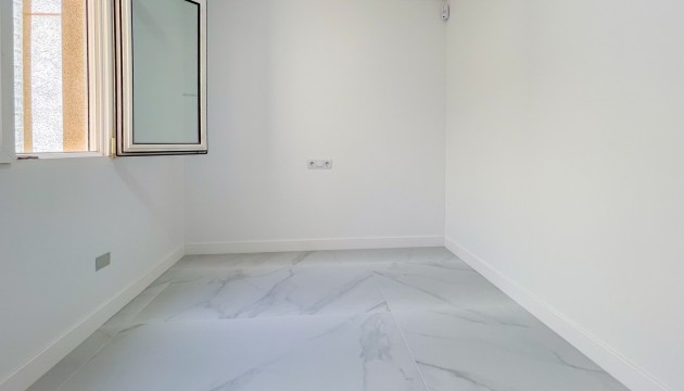 Resale - Apartment - Orihuela Costa - La Zenia