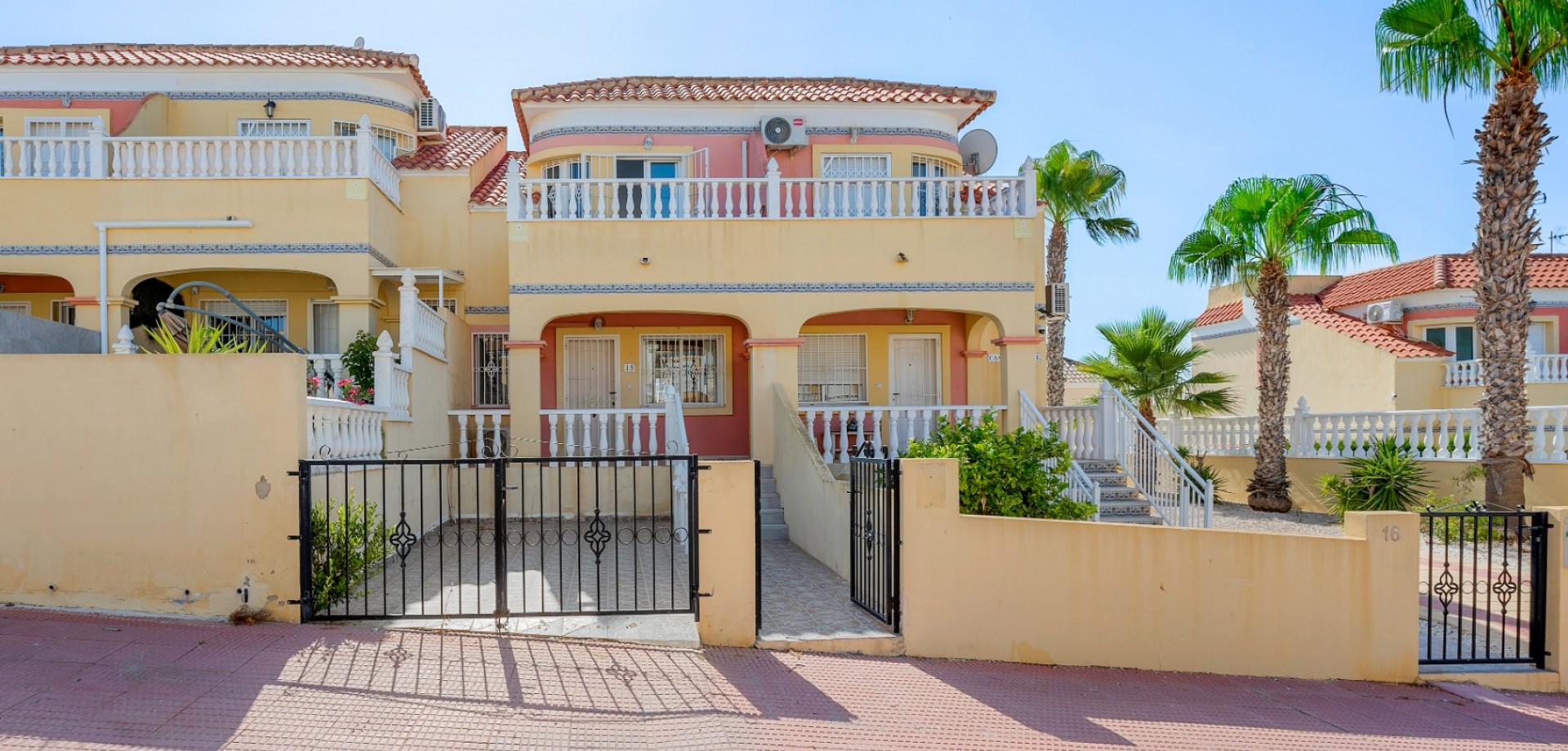 House in Villamartin - view 1