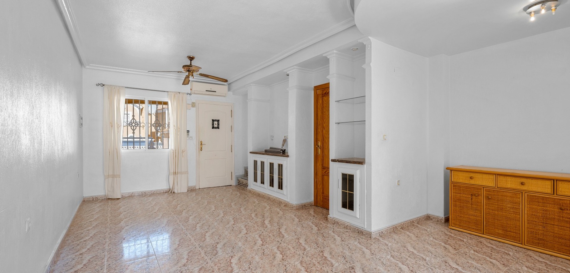 House in Villamartin - Image 5