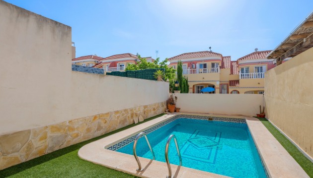 Odsprzedaż - House - Orihuela Costa - Villamartín