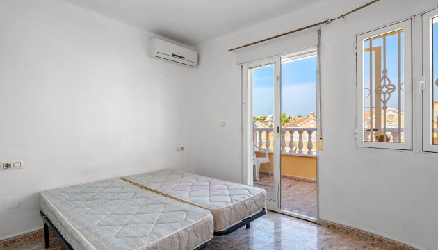 Odsprzedaż - House - Orihuela Costa - Villamartín