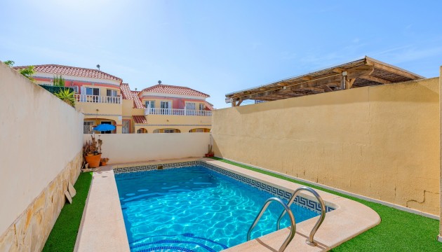 Odsprzedaż - House - Orihuela Costa - Villamartín