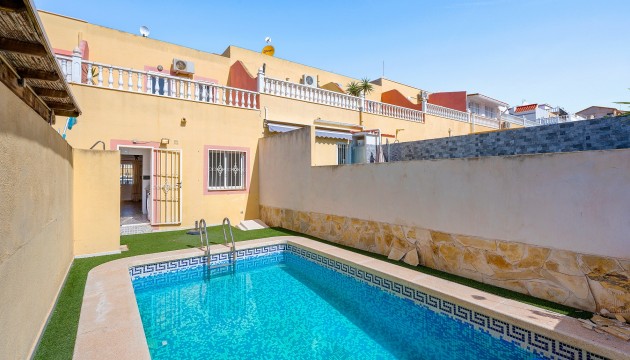 Odsprzedaż - House - Orihuela Costa - Villamartín