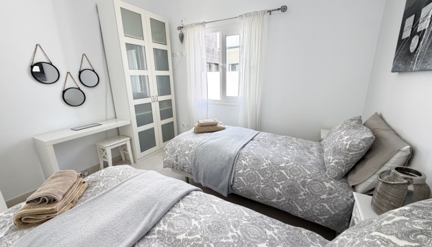 Reventa - Chalet Independiente - Mil Palmeras