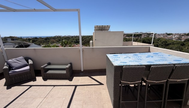 Reventa - Chalet Independiente - Mil Palmeras
