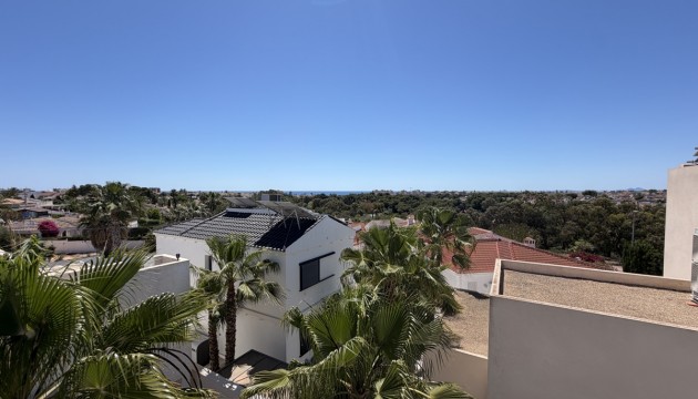Reventa - Chalet Independiente - Mil Palmeras