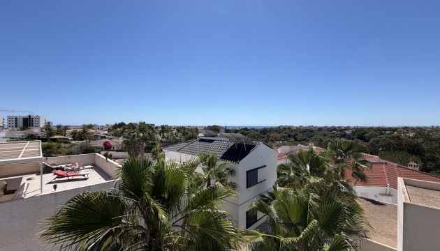 Reventa - Chalet Independiente - Mil Palmeras