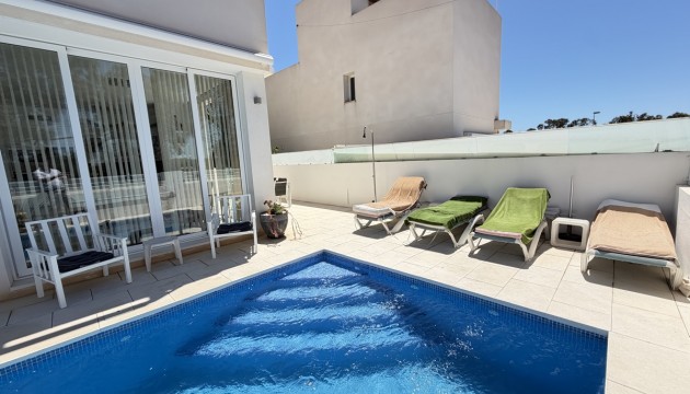 Reventa - Chalet Independiente - Mil Palmeras