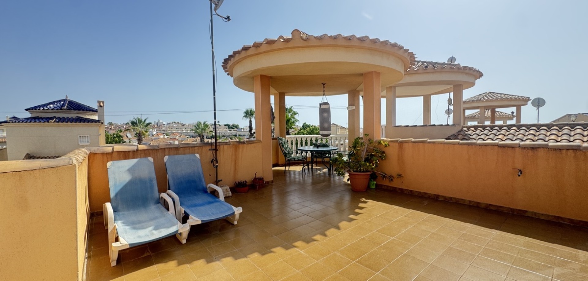 House in Villamartin - Image 4