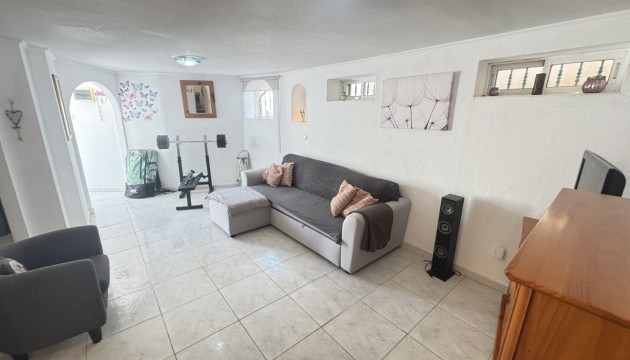 Odsprzedaż - Detached Villa - Orihuela Costa - Villamartín