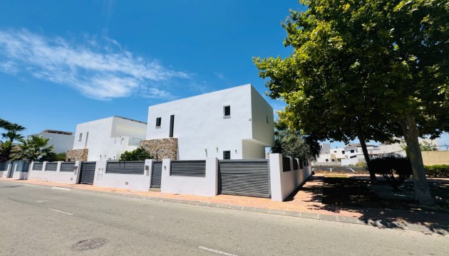 Odsprzedaż - Detached Villa - San Pedro del Pinatar - Lo pagan