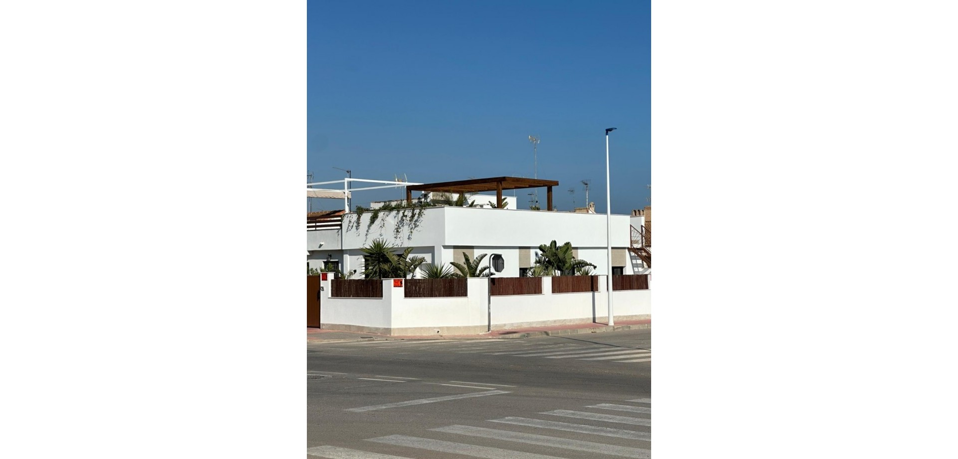 House in Santiago de la Ribera - view 1