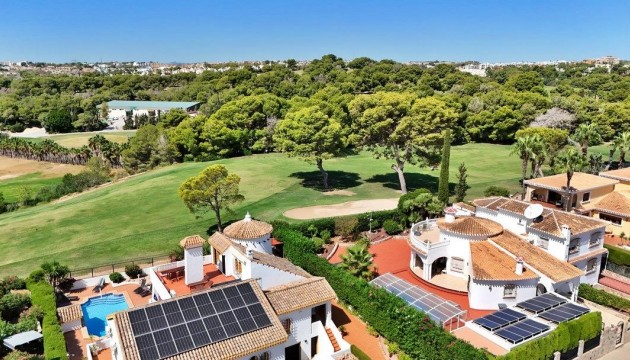 Odsprzedaż - Detached Villa - Orihuela Costa - Villamartín
