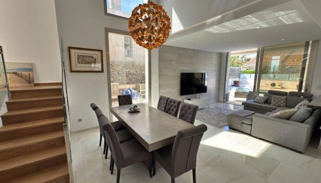 Odsprzedaż - Detached Villa - Orihuela Costa - Villamartín