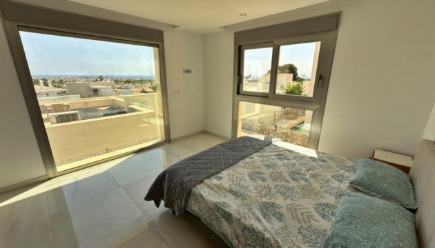 Odsprzedaż - Detached Villa - Orihuela Costa - Villamartín