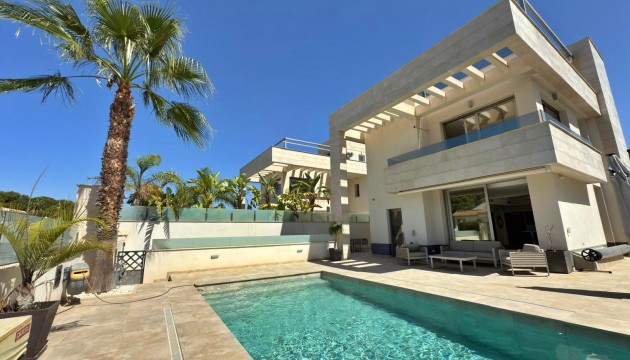 Odsprzedaż - Detached Villa - Orihuela Costa - Villamartín