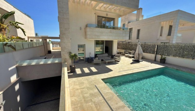 Odsprzedaż - Detached Villa - Orihuela Costa - Villamartín