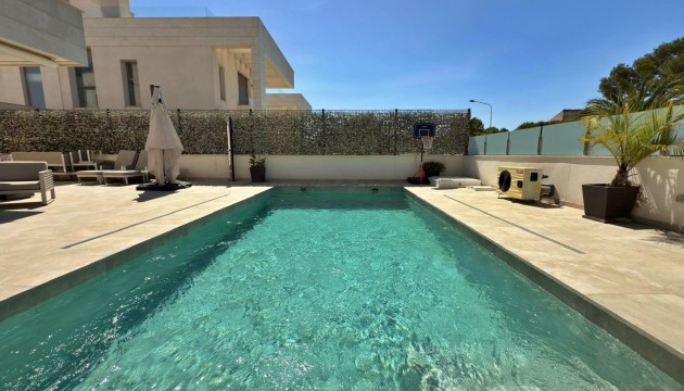 Odsprzedaż - Detached Villa - Orihuela Costa - Villamartín