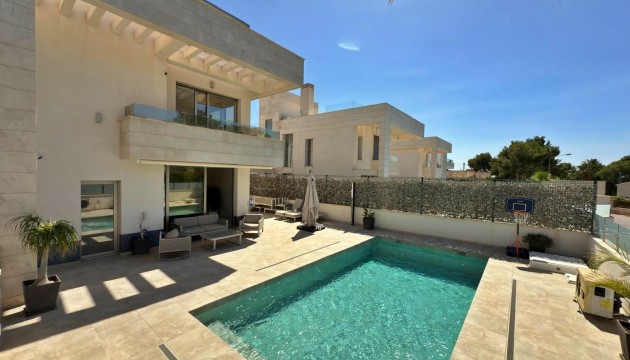 Odsprzedaż - Detached Villa - Orihuela Costa - Villamartín
