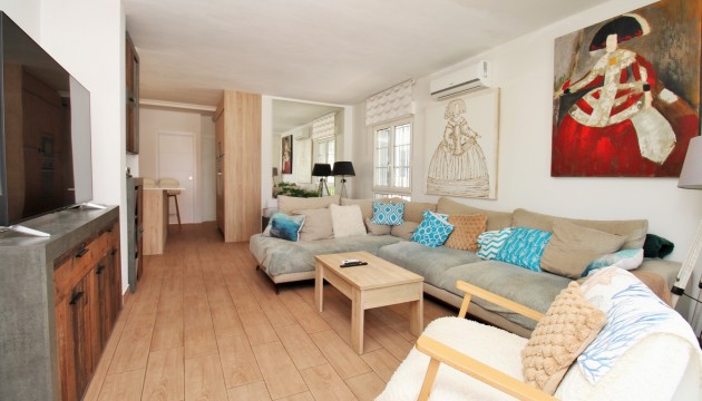 Odsprzedaż - Detached Villa - Orihuela Costa - Villamartín