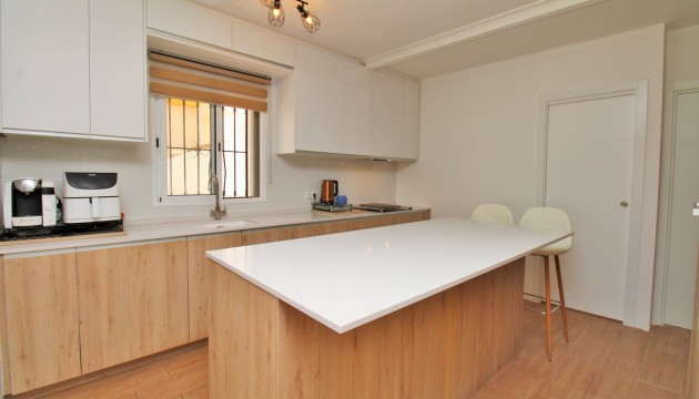 Odsprzedaż - Detached Villa - Orihuela Costa - Villamartín