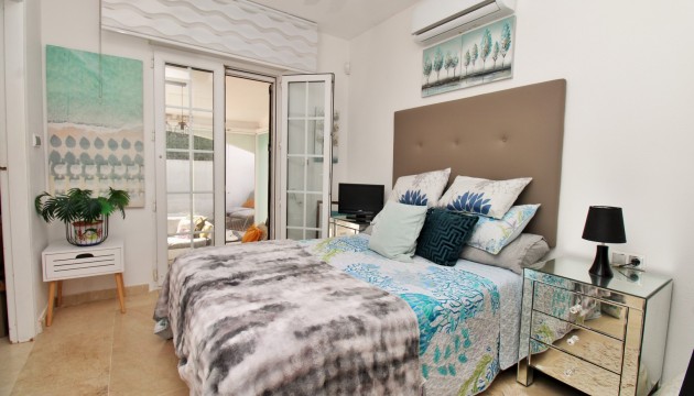 Odsprzedaż - Detached Villa - Orihuela Costa - Villamartín
