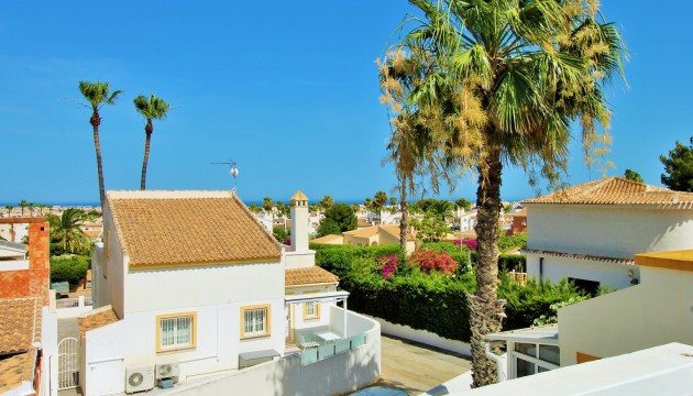 Odsprzedaż - Detached Villa - Orihuela Costa - Villamartín