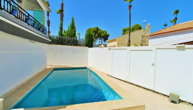 Odsprzedaż - Detached Villa - Orihuela Costa - Villamartín