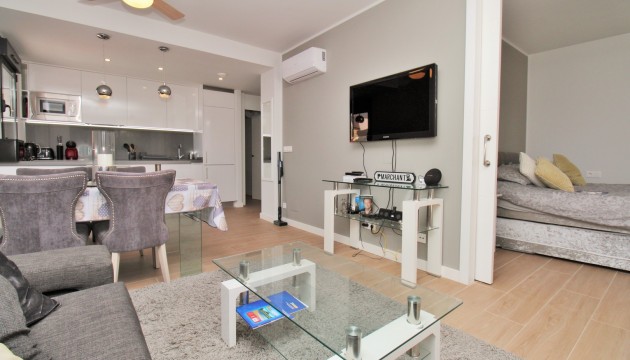 Odsprzedaż - Apartment - Orihuela Costa - Villamartín