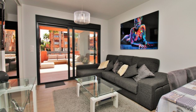 Odsprzedaż - Apartment - Orihuela Costa - Villamartín