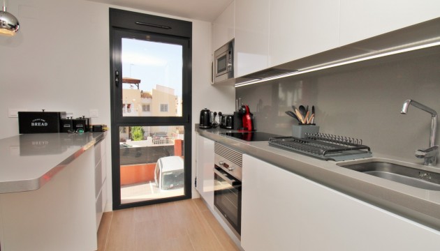 Odsprzedaż - Apartment - Orihuela Costa - Villamartín