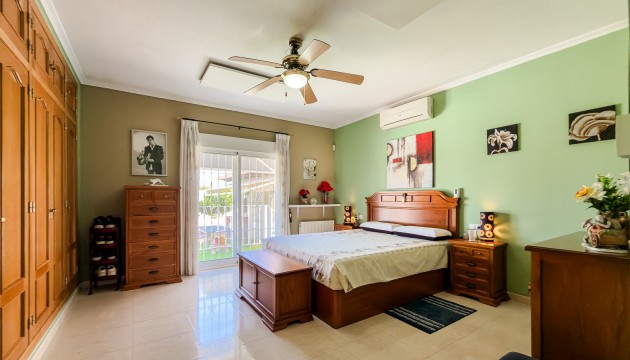 Resale - House - Catral
