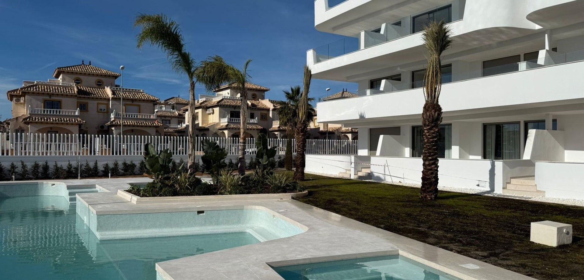 Apartment in Dehesa de Campoamor - Image 3
