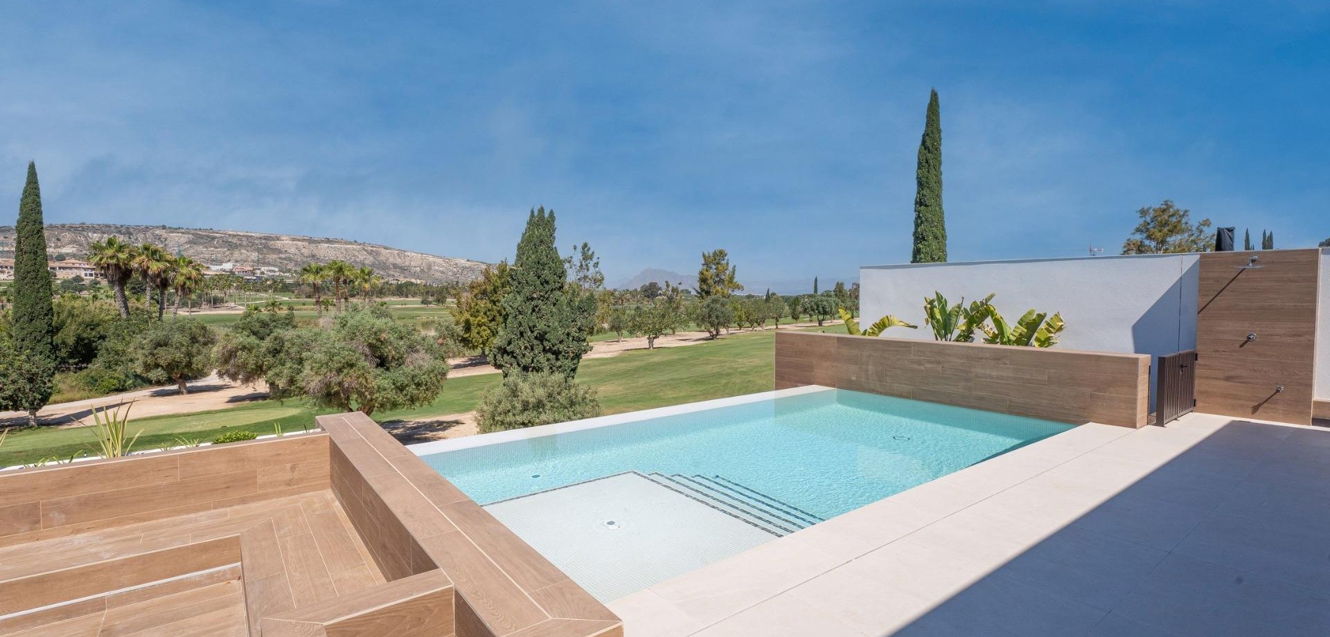 House in Algorfa - view 1