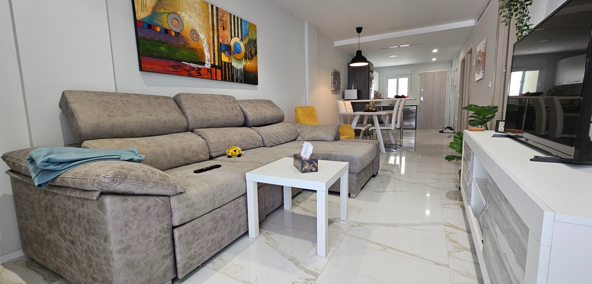 Apartment in La Marina - Image 2