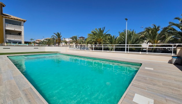 Herverkoop - Apartment - La Marina