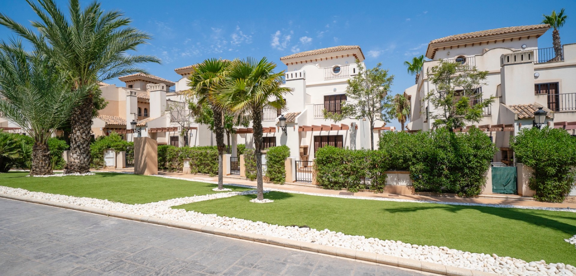 House in Algorfa - view 1