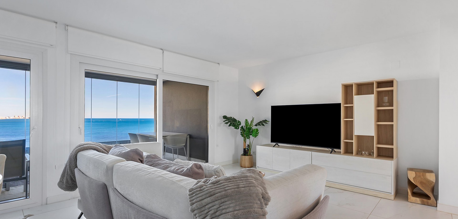 Apartment in Punta Prima - Image 2