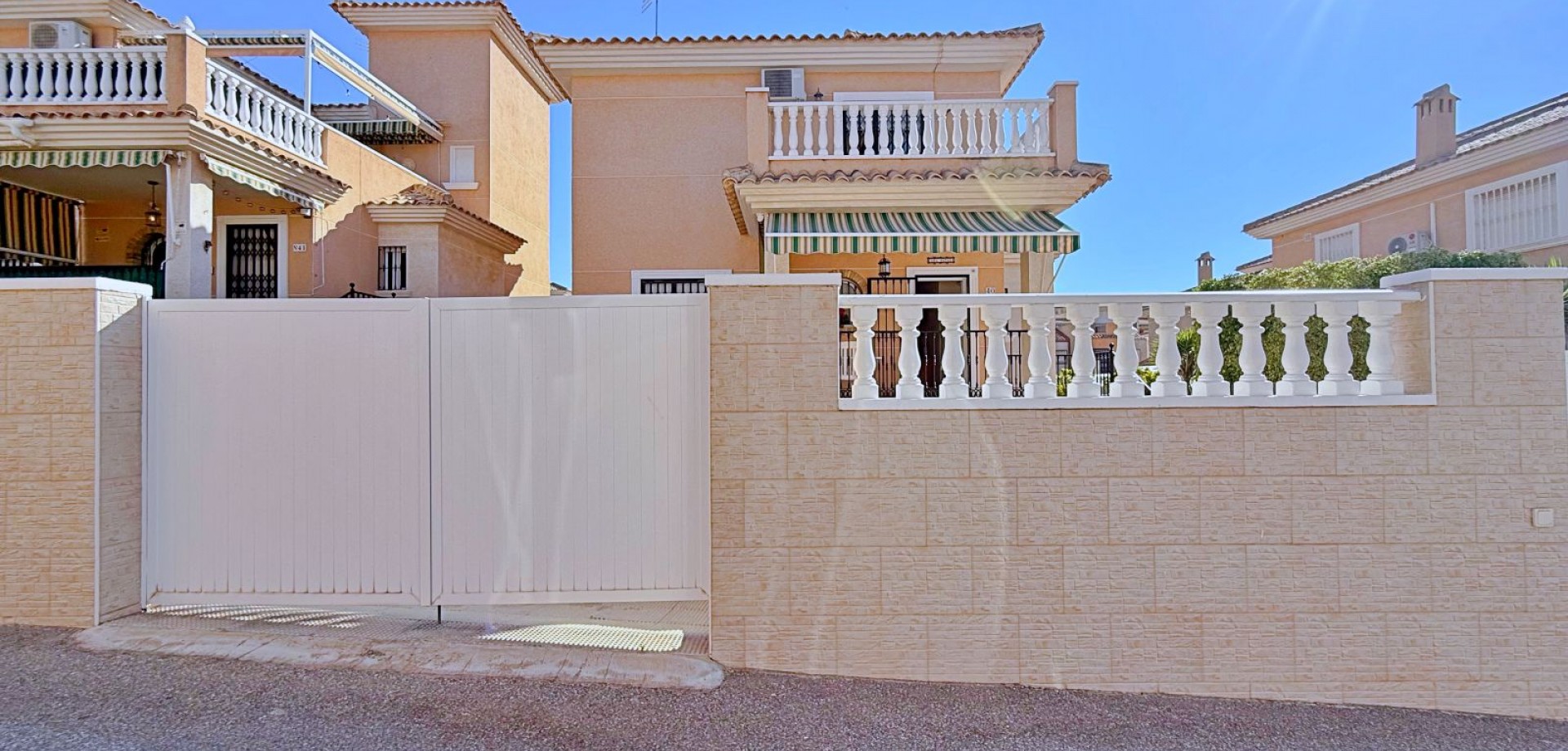 House in Los Balcones - Image 2