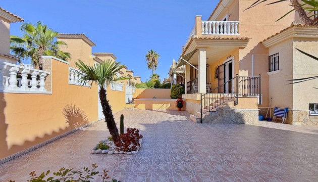 Videresalg - Detached Villa - Orihuela - Orihuela Costa