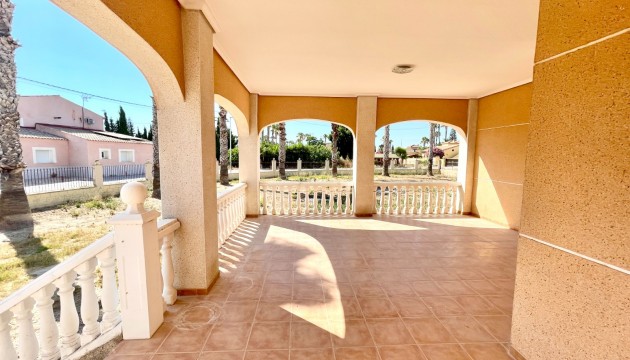 Resale - Detached Villa - Catral