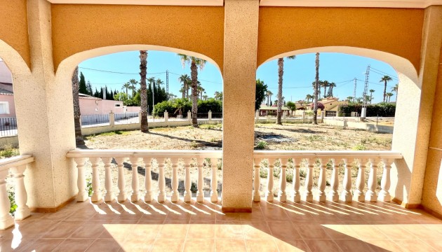 Resale - Detached Villa - Catral