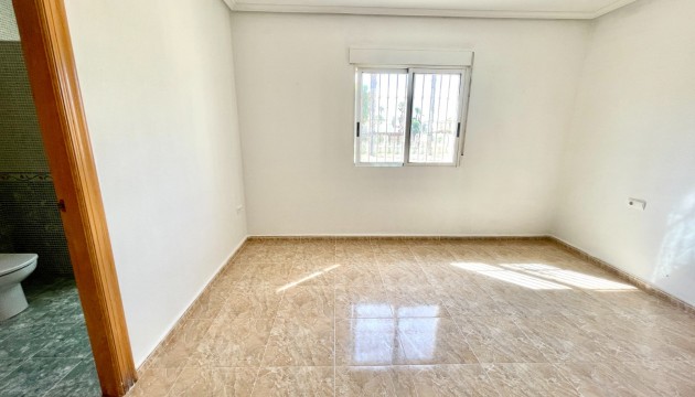Resale - Detached Villa - Catral