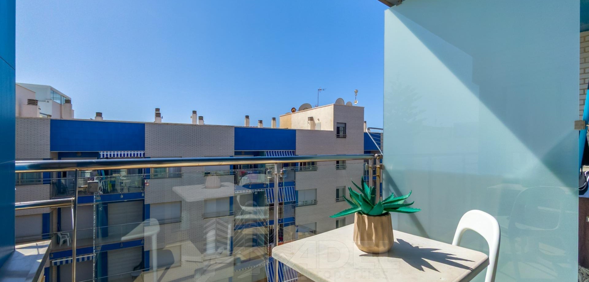 Apartment in Torrevieja - Image 2
